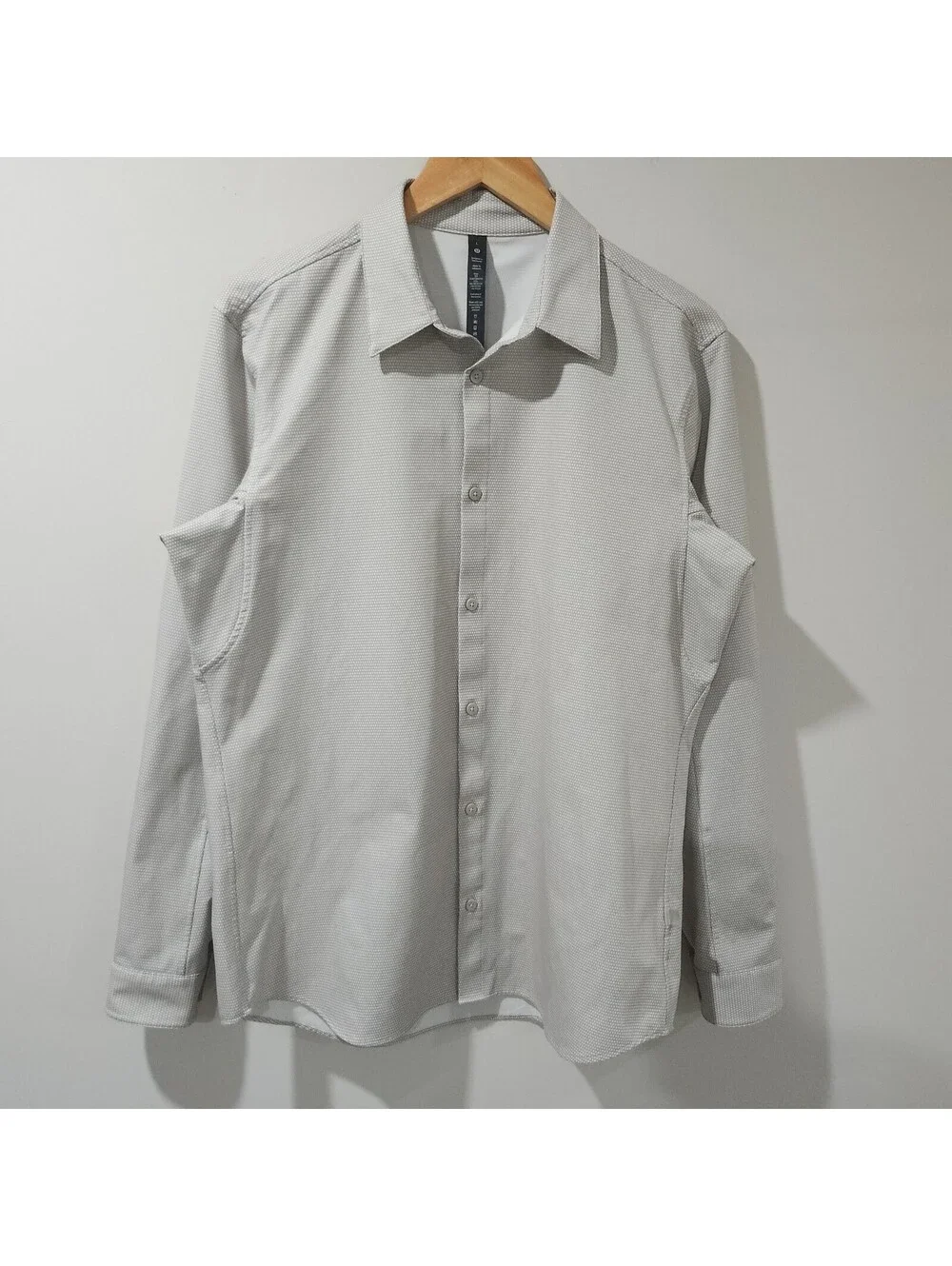 Lululemon Button Up Commission Performance Stretch Shirt Preppy Casual Large - Picture 2 of 7